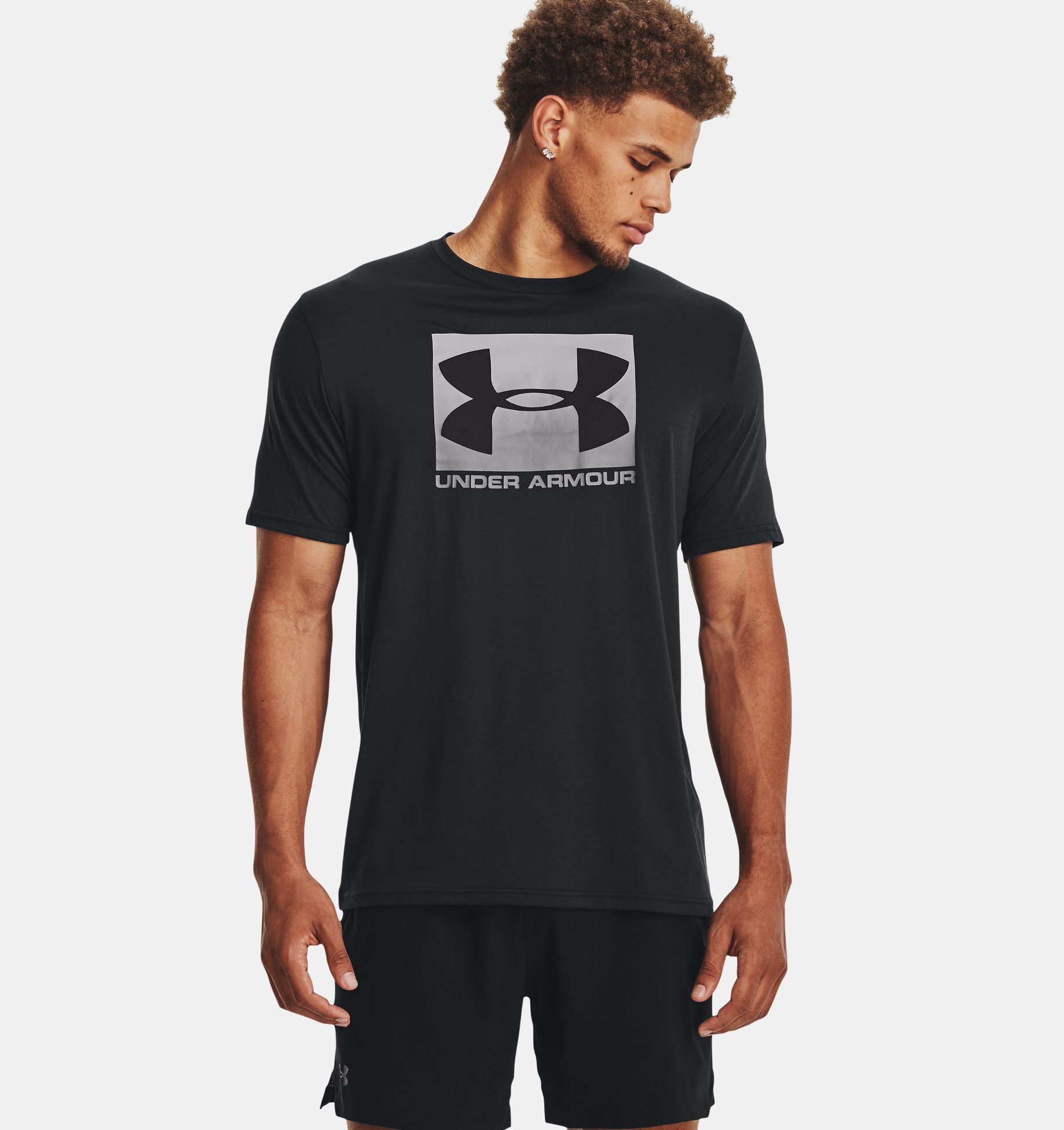Under Armour Men's Boxed Sportstyle Short-Sleeve T-Shirt, Black  (001)/White, X-Small : : Clothing, Shoes & Accessories